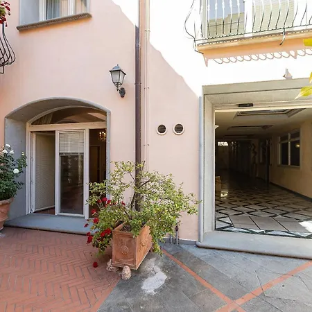 Palazzo Ghibellina By Rental In Florence-3